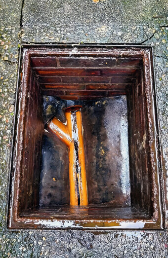 https://blockeddrainskoondoola.com.au/uploads/2025/07/hero-blocked-sewers-39472.jpg