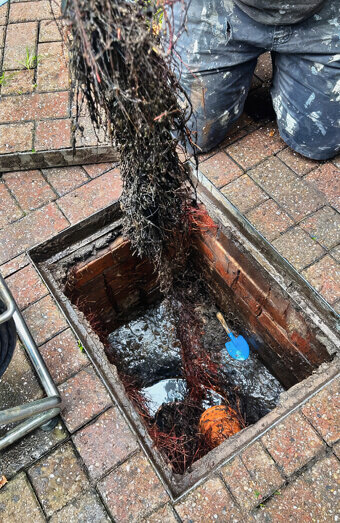 https://blockeddrainskoondoola.com.au/uploads/2025/07/hero-blocked-sewers-68349.jpg